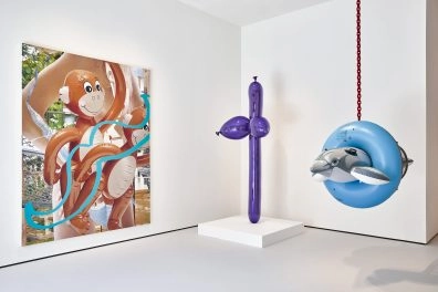 Jeff Koons artworks "Monkeys (Ladder)", "Balloon Venus Dolni Vestonice (Violet)" and "Dolphin Taz Traschcan" at Moco Museum London